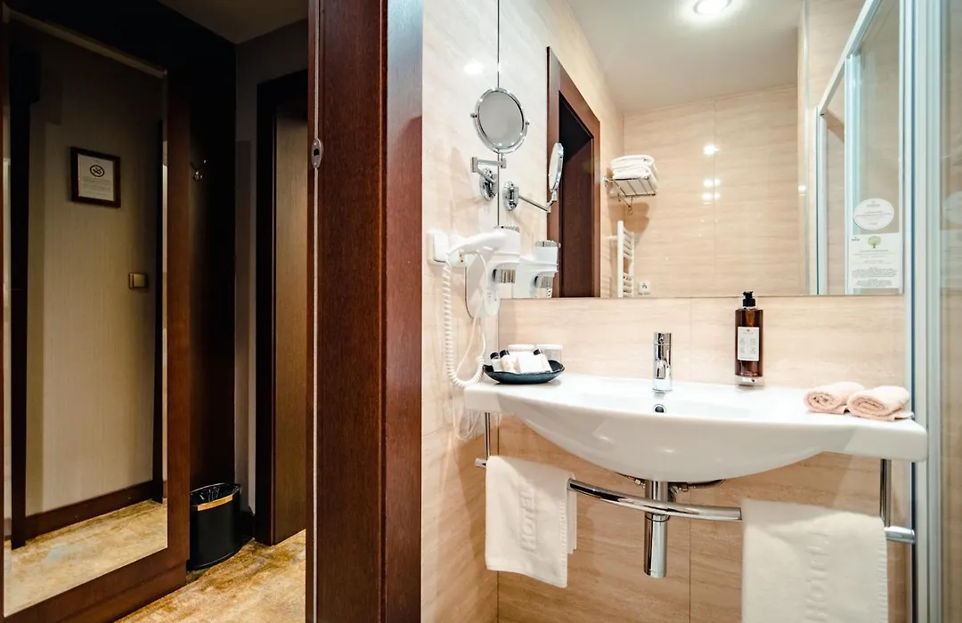 Wellness & Spa Hotel Kaskady-1